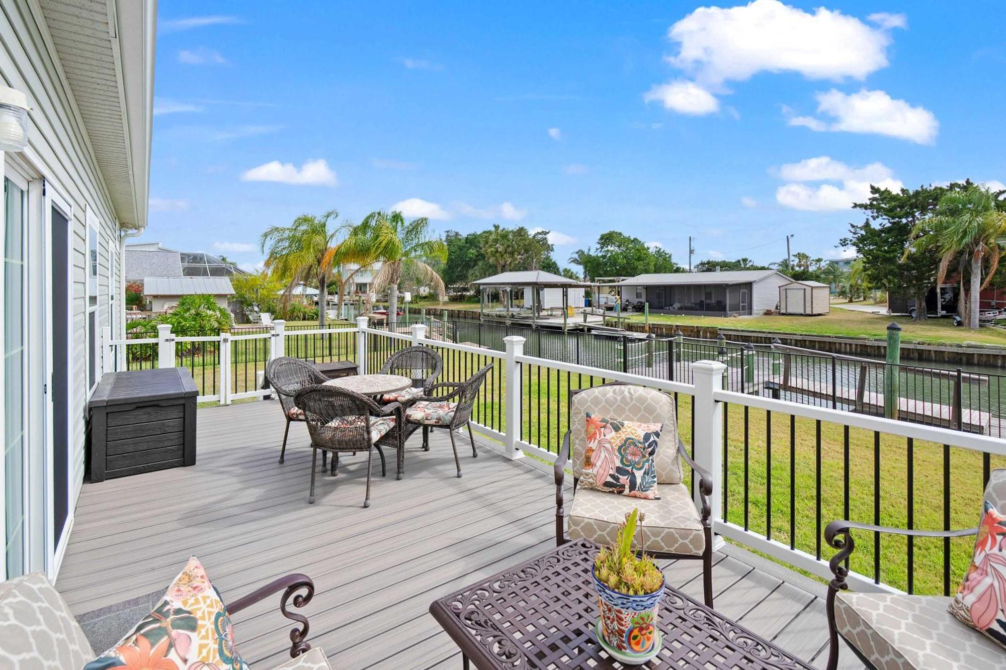 Canal Front Home! Walk To Beach, Porch, Fishing セント・オーガスティン エクステリア 写真
